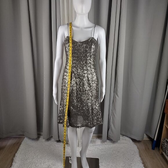 Banana Republic L’wren Scot Silver Sequin Wiggle Cocktail Dress Size 6P (NWT) - Picture 6 of 15